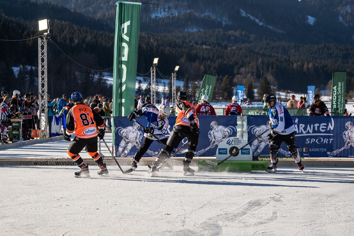 Pond Hockey Spielszene am Weissensee